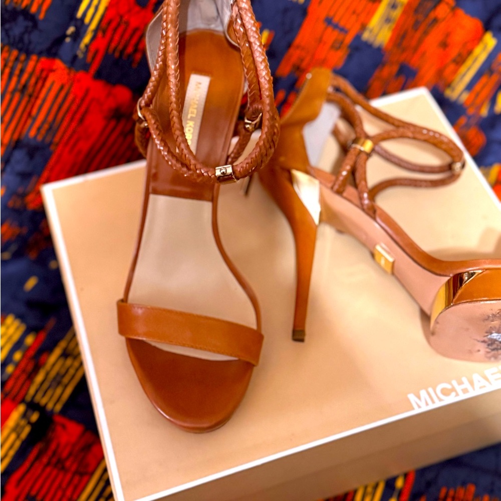 Michael Kors Tan Stiletto Heels Elegant Design